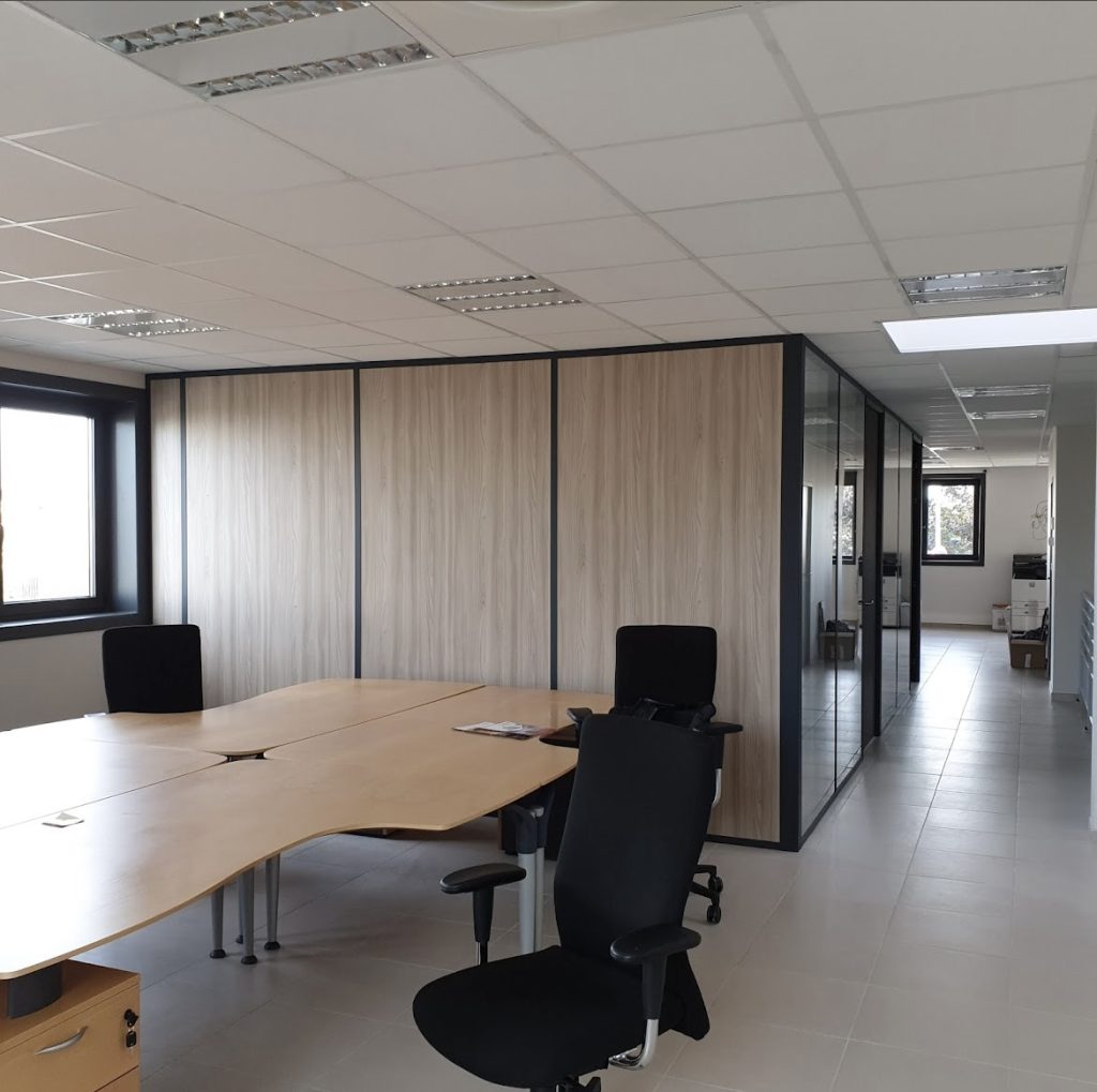 Cloison de bureau pleine